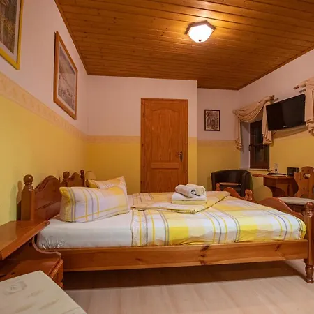 Und Gaststaette Zur Knappenschaenke Thermalbad Wiesenbad