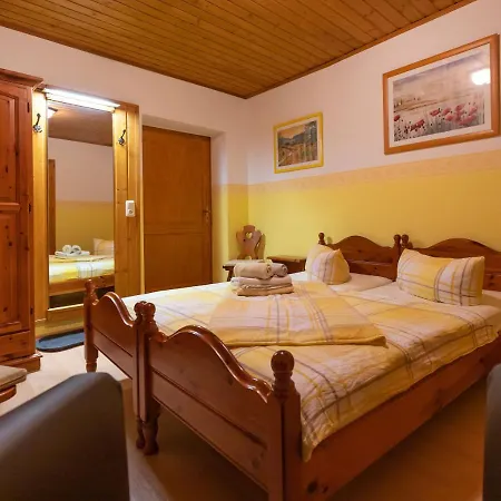 Und Gaststaette Zur Knappenschaenke 3*